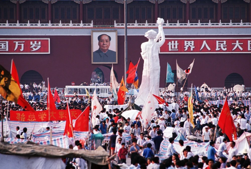民主女神像,1989年5月30日竖立于天安门广场